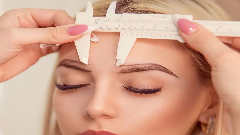 دوره نقاهت پس از کاشت ابرو چگونه است؟