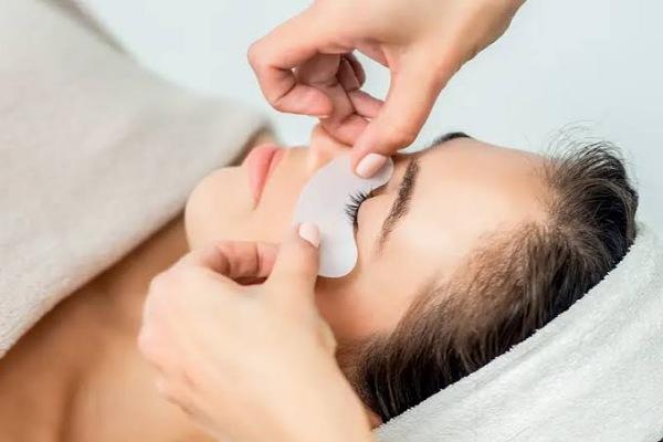 متنهای تبلیغ پرسشی برای استوریهای اکستنشن مژه